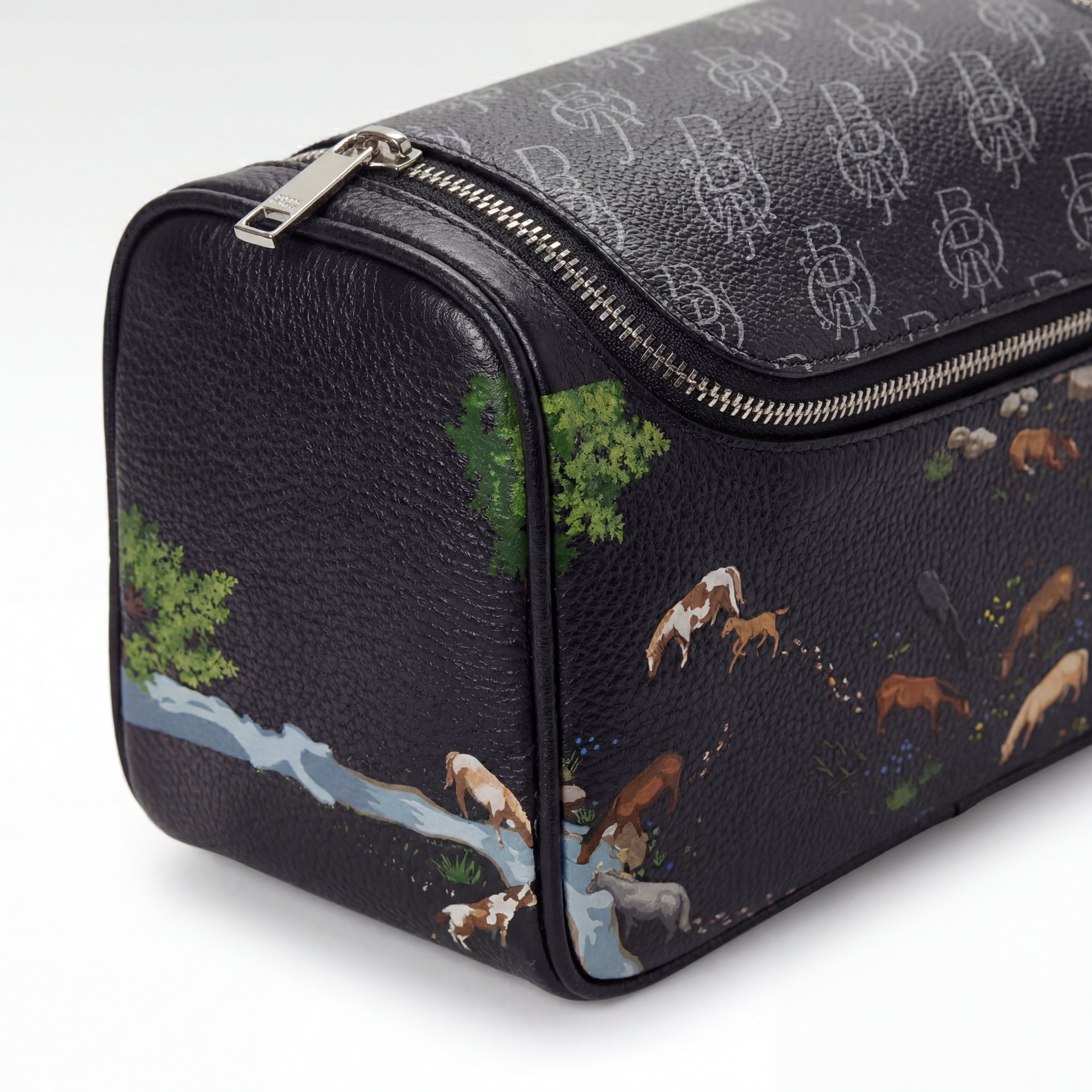 Capsule Pouch - Grazing Horse